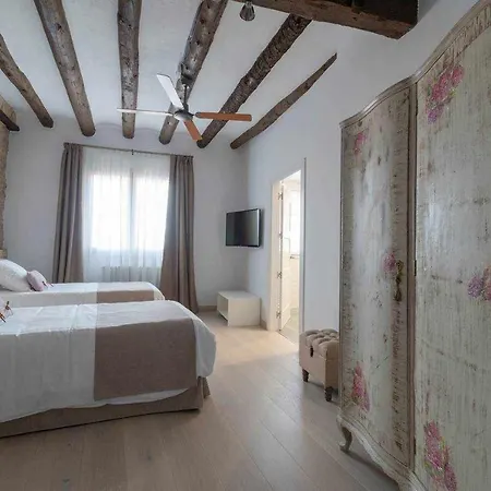 Casa De Ensueno En Almatret Holiday home